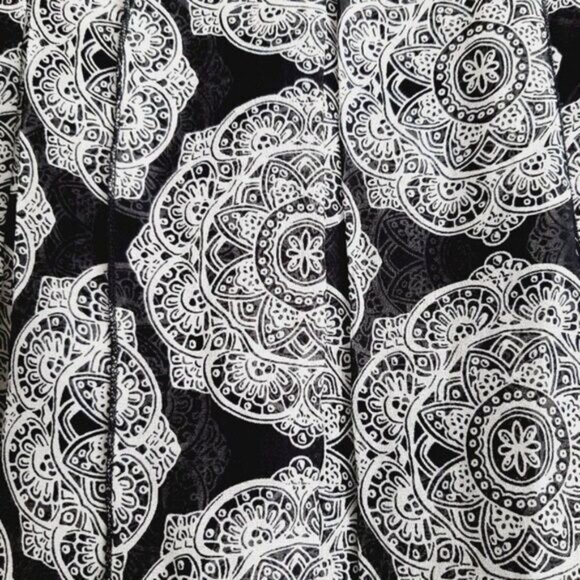 WHITE HOUSE BLACK MARKET 100% Silk Plisse Pleated Layered Skirt Sz 4 - Picture 3 of 8